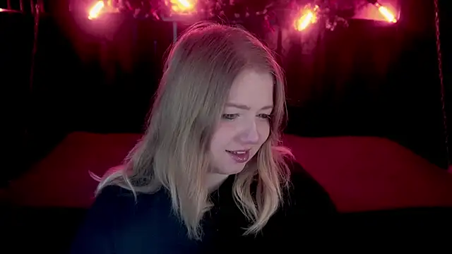 Snapshot of Tinker_Belll chatting on 14, 12, 2025 Tinker Belll online show from 14, 12, 2025