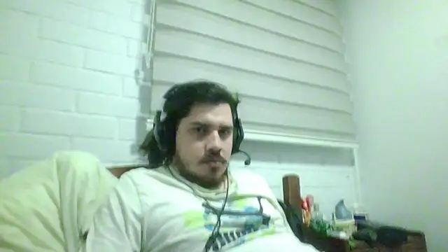 hung weeb online show from 6, 4, 2026