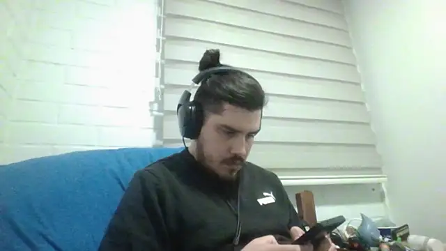 hung weeb online show from 28, 5, 2026