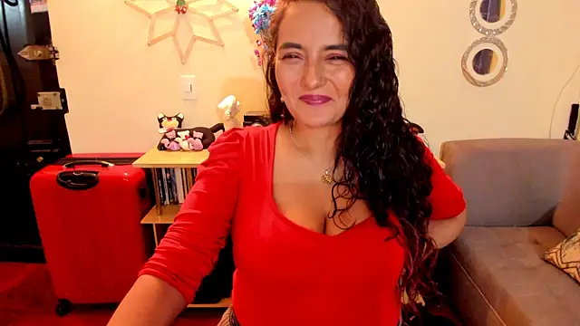 Snapshot of emma_luxy chatting on 12, 1, 2025 emma luxy online show from 12, 1, 2025