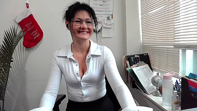 Snapshot of City_Kat chatting on 16, 12, 2024 City Kat online show from 16, 12, 2024