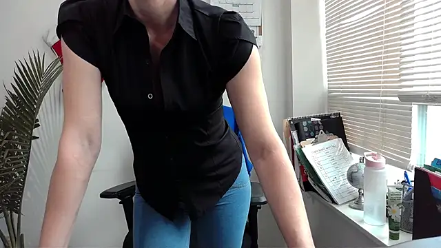 Snapshot of City_Kat chatting on 18, 12, 2024 City Kat online show from 18, 12, 2024