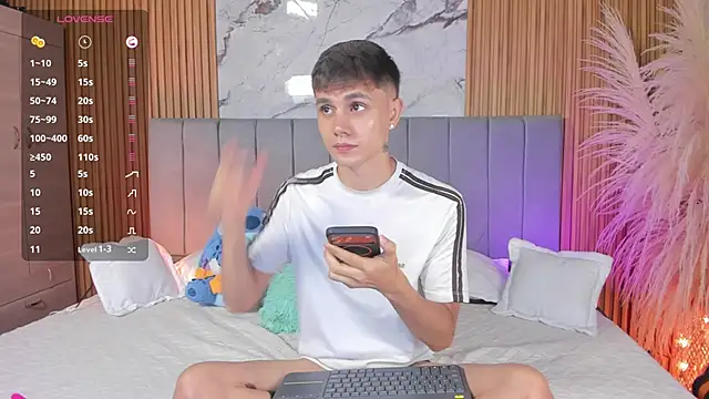 Snapshot of DustinLevine chatting on 2, 4, 2026 DustinLevine online show from 2, 4, 2026