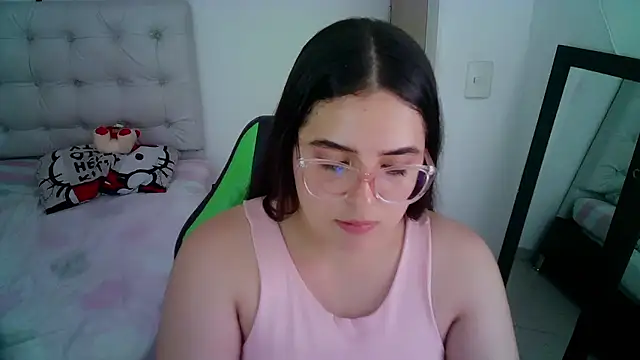 Snapshot of _alicia_z chatting on 2, 12, 2024 alicia z online show from 2, 12, 2024