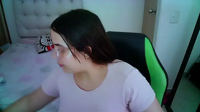 Snapshot of _alicia_z chatting on 3, 12, 2024 alicia z online show from 3, 12, 2024