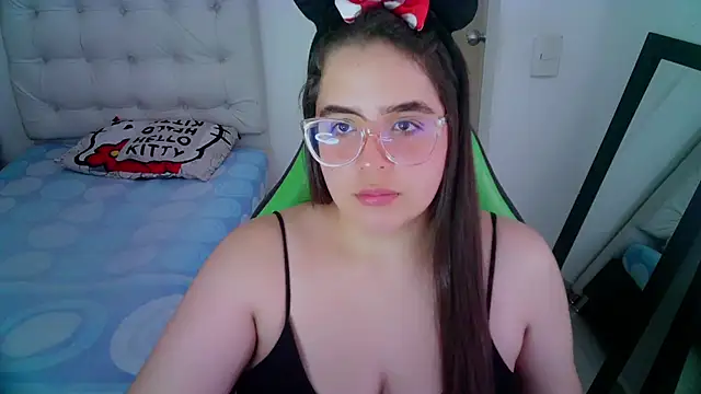 Snapshot of _alicia_z chatting on 17, 12, 2024 alicia z online show from 17, 12, 2024