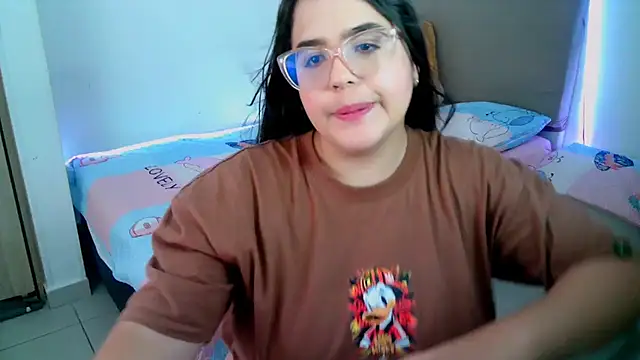 Snapshot of _alicia_z chatting on 11, 2, 2025 alicia z online show from 11, 2, 2025