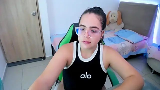 Snapshot of _alicia_z chatting on 26, 2, 2025 alicia z online show from 26, 2, 2025