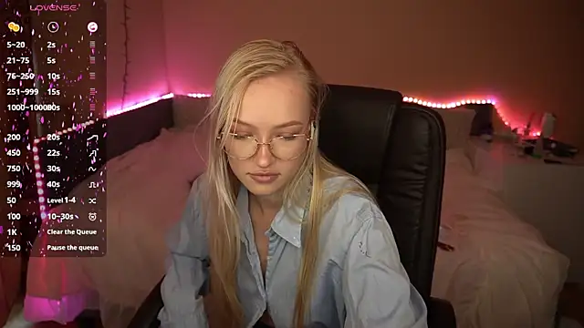 Snapshot of AmandaFiree chatting on 28, 9, 2025 AmandaFiree online show from 28, 9, 2025