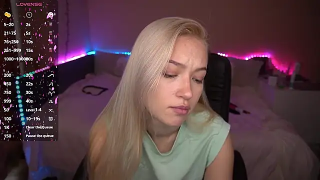 Snapshot of AmandaFiree chatting on 5, 10, 2025 AmandaFiree online show from 5, 10, 2025