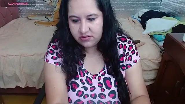 Snapshot of EMILY-NESSA chatting on 8, 4, 2026 EMILY-NESSA online show from 8, 4, 2026