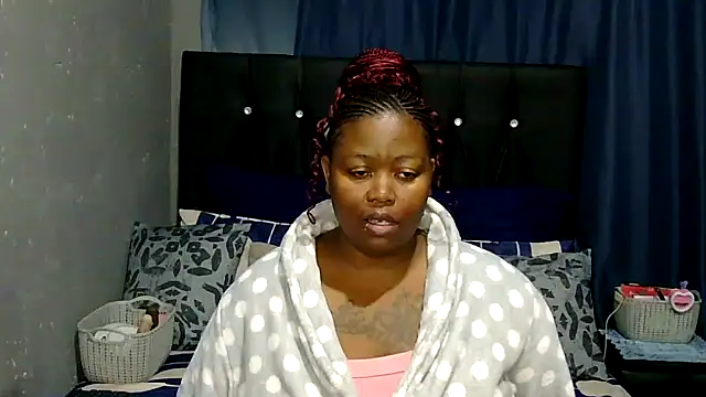 Snapshot of caramelbooty69 chatting on 15, 5, 2026 caramelbooty69 online show from 15, 5, 2026