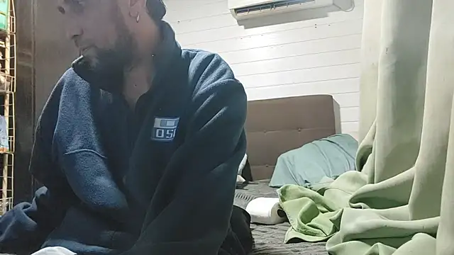 Hotcasados69 online show from 2, 5, 2026