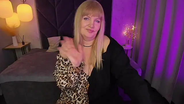 NicoleKind online show from 28, 2, 2025