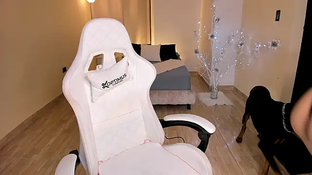 carleee winter online show from 7, 12, 2024