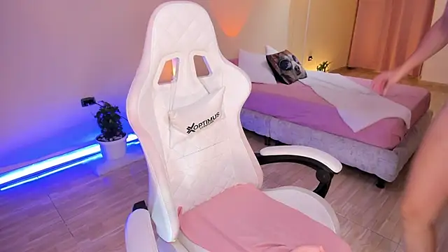 carleee winter online show from 11, 9, 2025