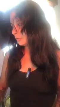 ZaraHoney online show from 4, 12, 2025