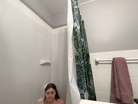 Snowbunnycake 131 online show from 21, 11, 2025