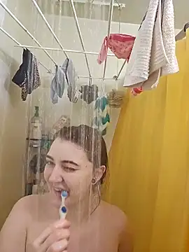 Snapshot of Snowbunnycake_131 chatting on 21, 4, 2026 Snowbunnycake 131 online show from 21, 4, 2026