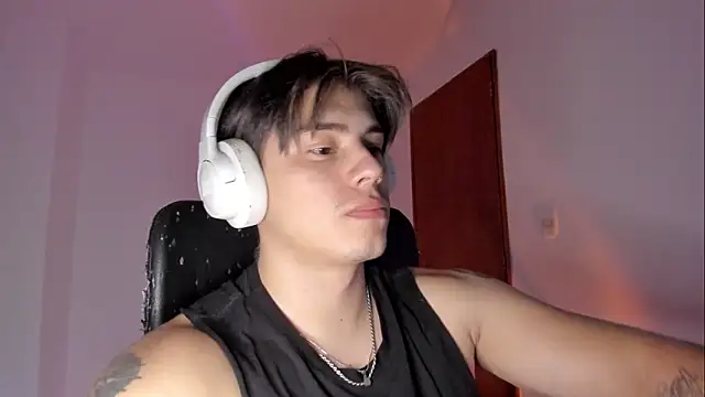 Snapshot of Giordano_Russo chatting on 1, 2, 2026 Giordano Russo online show from 1, 2, 2026