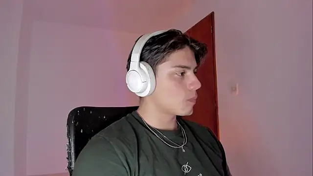 Snapshot of Giordano_Russo chatting on 3, 2, 2026 Giordano Russo online show from 3, 2, 2026