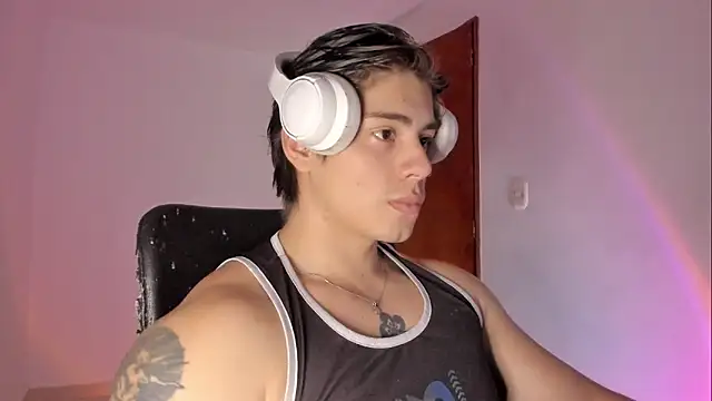 Snapshot of Giordano_Russo chatting on 12, 4, 2026 Giordano Russo online show from 12, 4, 2026