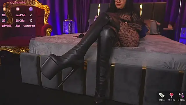 Snapshot of EmpressDesires chatting on 21, 2, 2026 EmpressDesires online show from 21, 2, 2026