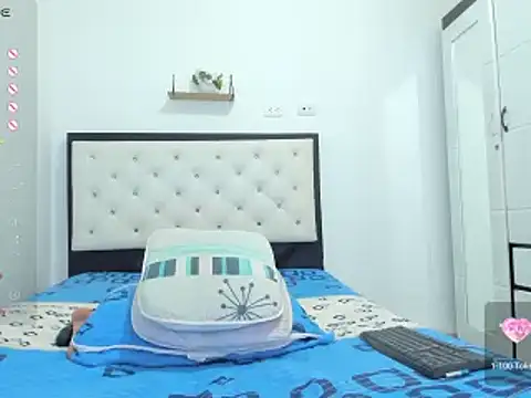 CuteLatinaxx online show from 6, 12, 2024