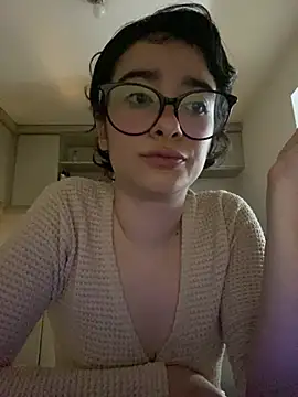 Snapshot of _Lunnaa_ chatting on 6, 4, 2026 Lunnaa online show from 6, 4, 2026