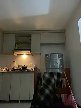 Snapshot of _Lunnaa_ chatting on 18, 4, 2026 Lunnaa online show from 18, 4, 2026