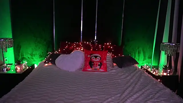 Snapshot of CassandraGood chatting on 23, 12, 2025 CassandraGood online show from 23, 12, 2025