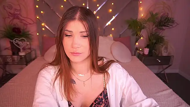 Snapshot of CassandraGood chatting on 7, 2, 2026 CassandraGood online show from 7, 2, 2026