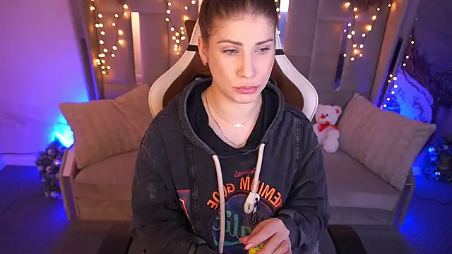 Snapshot of CassandraGood chatting on 9, 2, 2026 CassandraGood online show from 9, 2, 2026