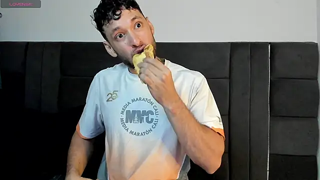 Snapshot of alejandro__2 chatting on 17, 4, 2026 alejandro 2 online show from 17, 4, 2026