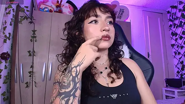 Snapshot of valenor_ chatting on 22, 7, 2026 valenor online show from 22, 7, 2026