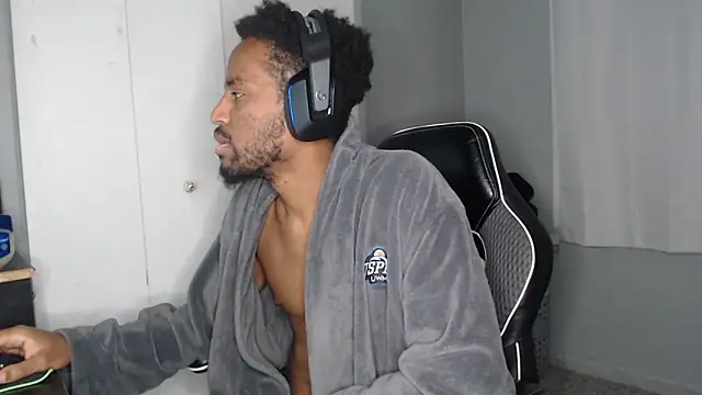 Snapshot of ChrisVacher chatting on 4, 12, 2024 ChrisVacher online show from 4, 12, 2024