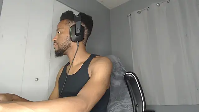 Snapshot of ChrisVacher chatting on 22, 12, 2024 ChrisVacher online show from 22, 12, 2024