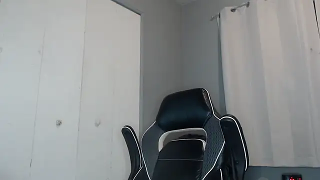 Snapshot of ChrisVacher chatting on 5, 1, 2025 ChrisVacher online show from 5, 1, 2025