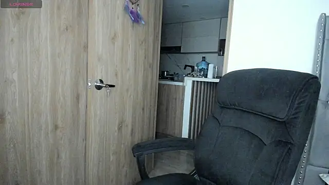 Snapshot of keyn_laurent_1 chatting on 19, 12, 2024 keyn laurent 1 online show from 19, 12, 2024