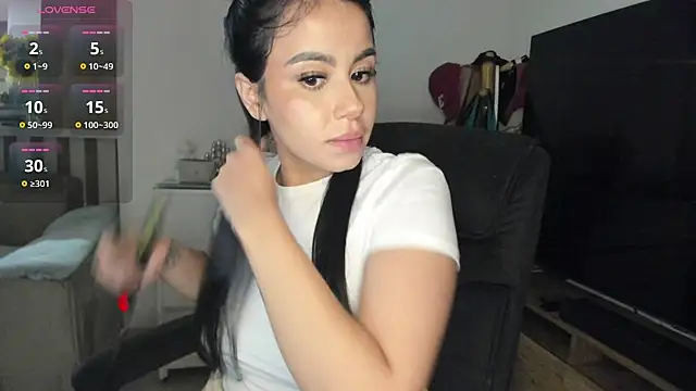 Snapshot of keyn_laurent_1 chatting on 8, 1, 2025 keyn laurent 1 online show from 8, 1, 2025