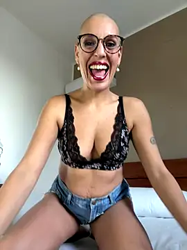 Snapshot of emprexkala chatting on 13, 10, 2025 emprexkala online show from 13, 10, 2025
