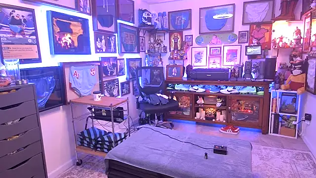 Snapshot of Briefs_bud chatting on 6, 3, 2025 Briefs bud online show from 6, 3, 2025