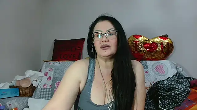 Snapshot of x__KHALEESI__x chatting on 13, 12, 2024 x KHALEESI x online show from 13, 12, 2024