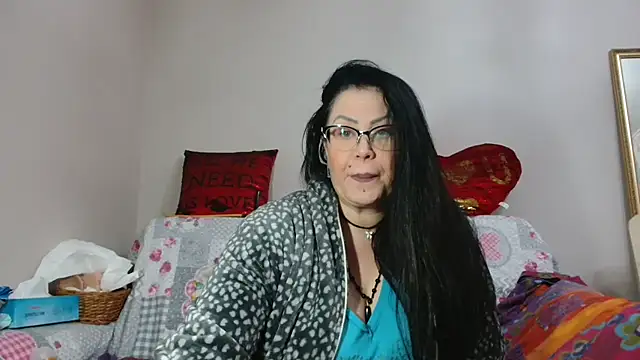 Snapshot of x__KHALEESI__x chatting on 27, 12, 2024 x KHALEESI x online show from 27, 12, 2024