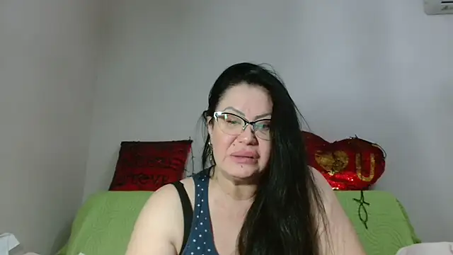 Snapshot of x__KHALEESI__x chatting on 23, 1, 2025 x KHALEESI x online show from 23, 1, 2025