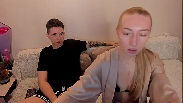 Snapshot of secret_dreams__ chatting on 21, 11, 2025 secret dreams online show from 21, 11, 2025