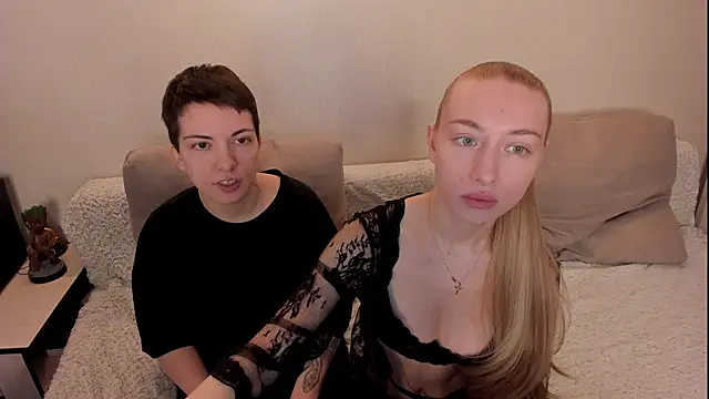 Snapshot of secret_dreams__ chatting on 16, 12, 2025 secret dreams online show from 16, 12, 2025