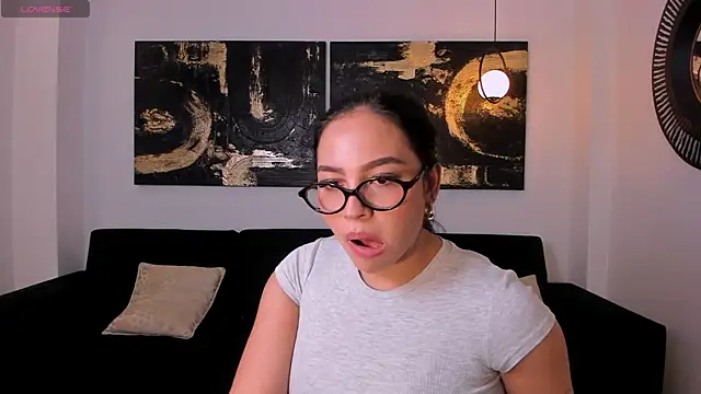 MollyJones  online show from 14, 7, 2026