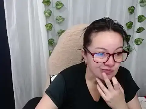 Snapshot of Sonialorens_ chatting on 4, 12, 2024 Sonialorens  online show from 4, 12, 2024