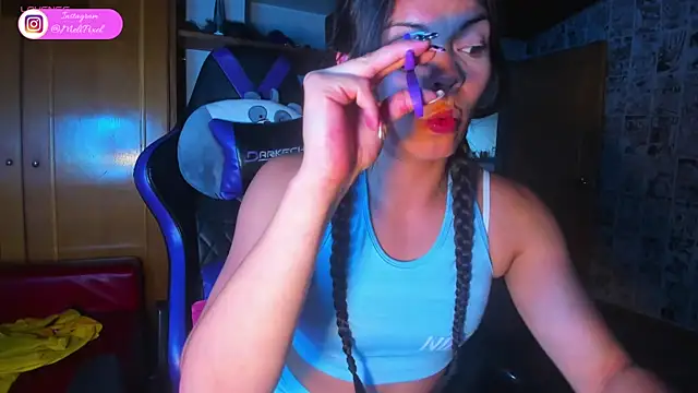 Snapshot of Meli_Pixel chatting on 7, 11, 2025 Meli Pixel online show from 7, 11, 2025